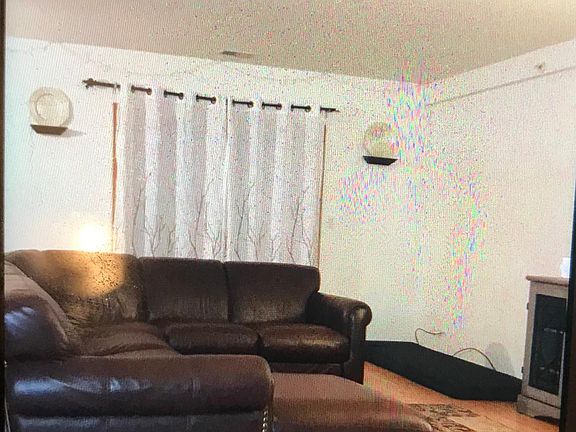 3rd image of 7901 W 103rd St Fl 3