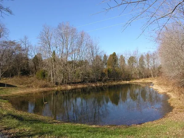 2307 Poplar Rd, Fredericksburg, VA 22406