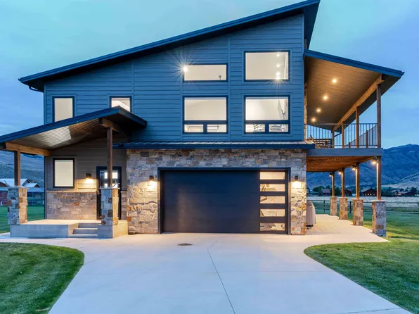 15 Road 6CU, Cody, WY 82414