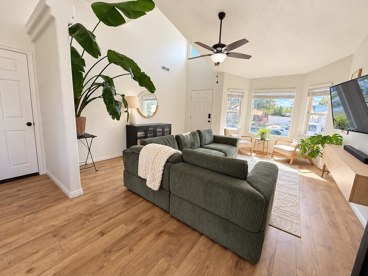 4 bed, 1826 sqft, $2,850 — Photo 4