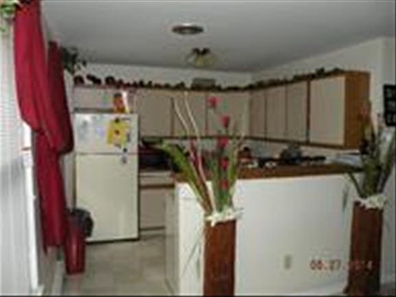 2nd image of 56 Emmett St