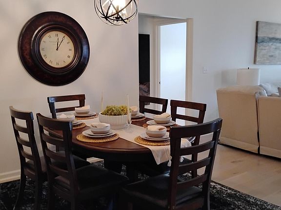 4th image of 1035 Sawgrass Ln