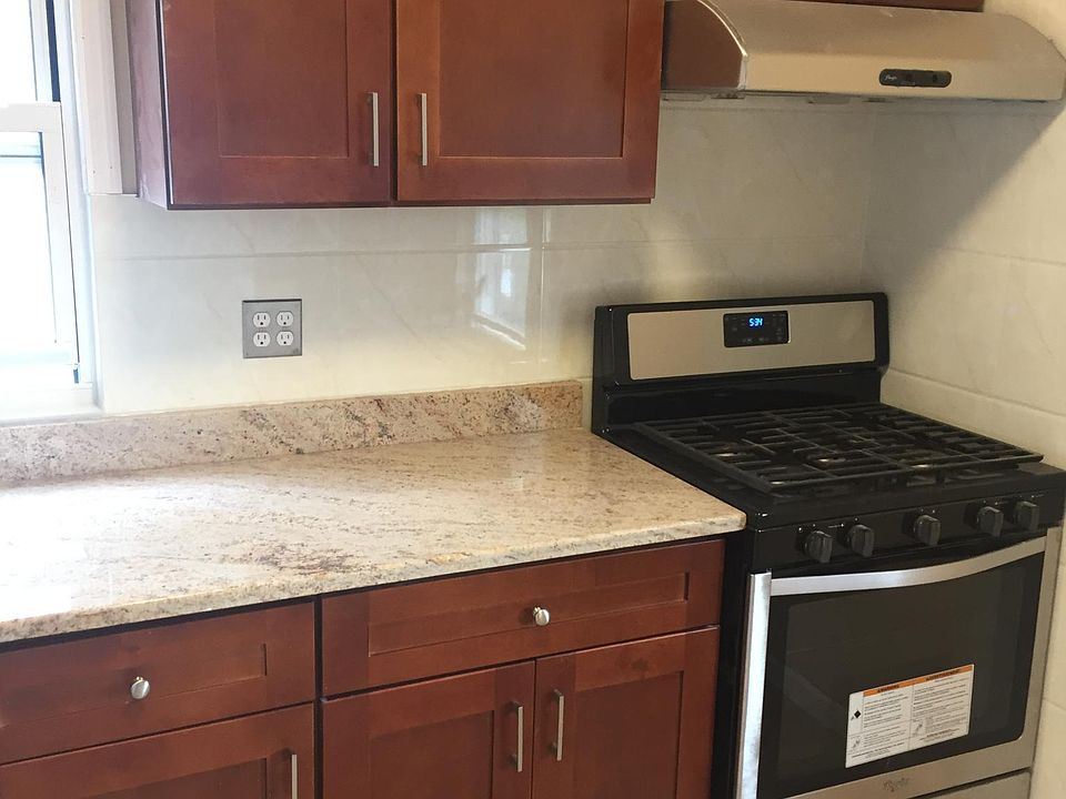 1st image of 8415 165th St Fl 2