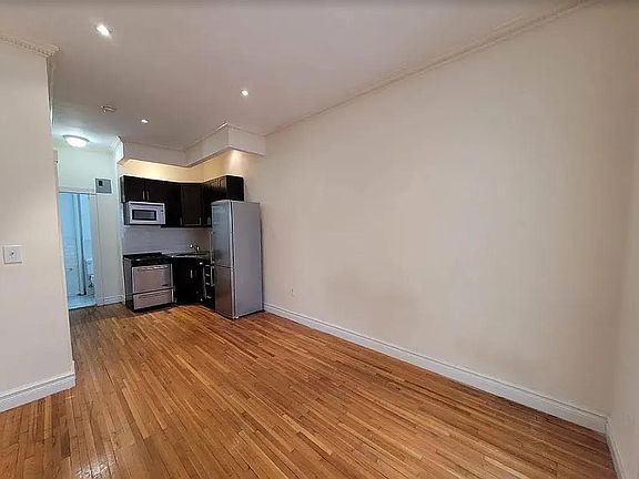 4th image of 409 E 81st St #1O