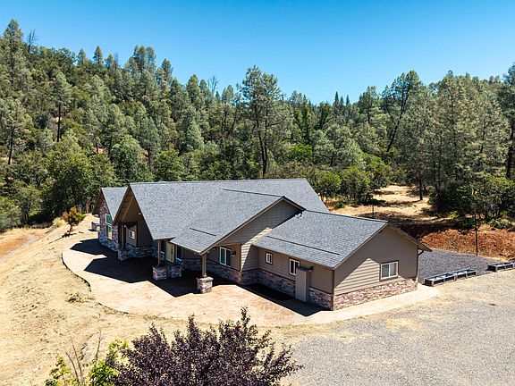 4th image of 70 Beryl Ln