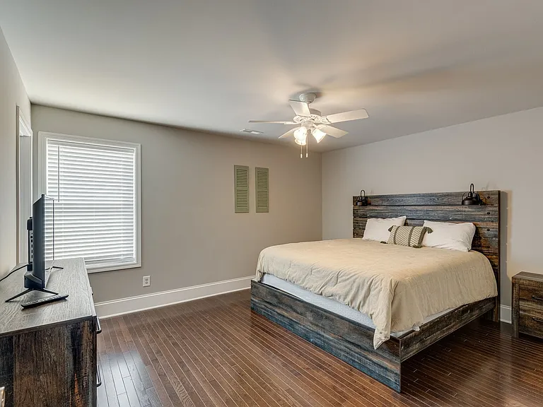 448 Caldwell Dr — Photo 23
