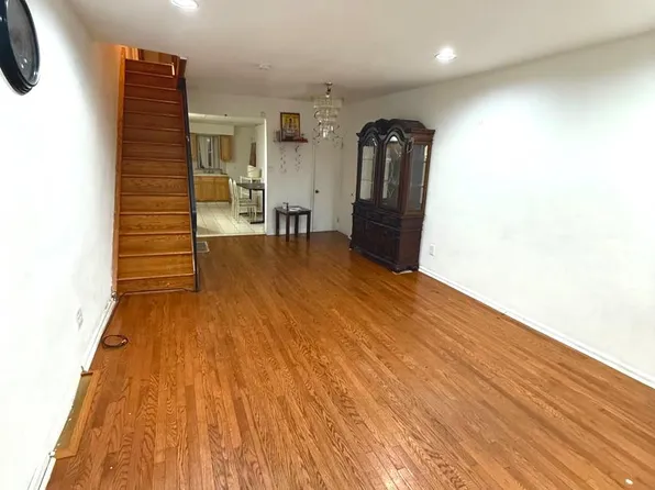 2636 S Alder St, Philadelphia, PA 19148