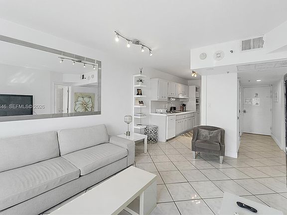 5th image of 100 Lincoln Rd #638