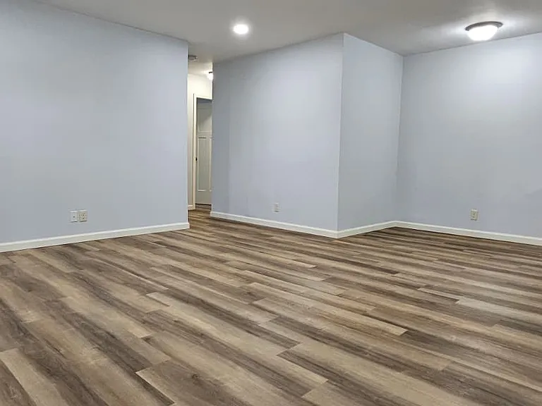 254 Prince Of Wales Dr — Photo 6