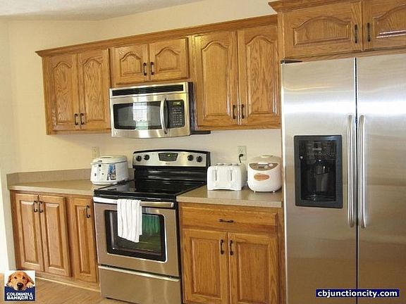 5th image of 221 Cheyenne Dr
