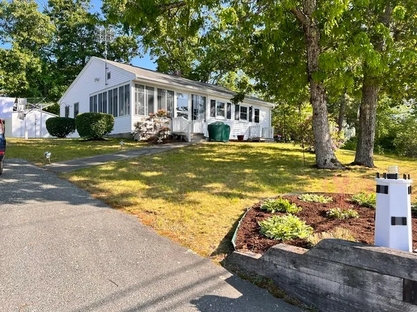 69 Maple Springs Rd, Wareham, MA 02571