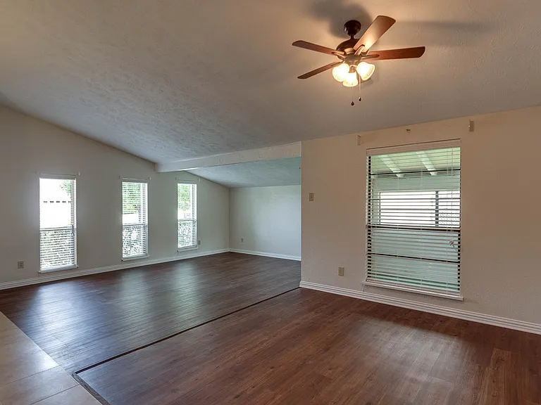 804 Forest Glen Dr — Photo 6