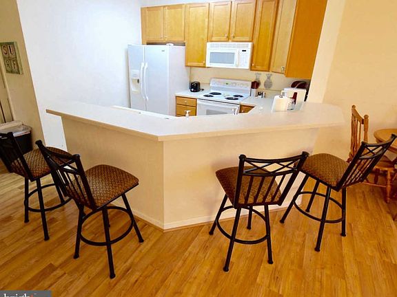 3rd image of 13 Village Green Dr