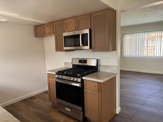 1631 N Allen Ave — Photo 10