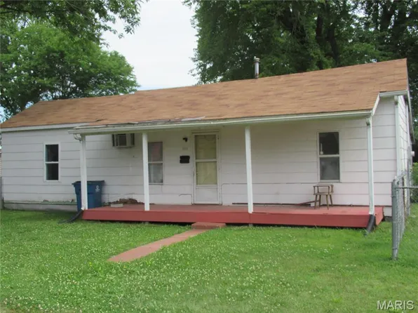 205 Helen Ave, Chaffee, MO 63740