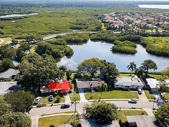 3rd image of 403 Country Club Dr