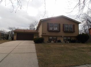 5715 Fairfax Rd, Oak Forest, IL 60452