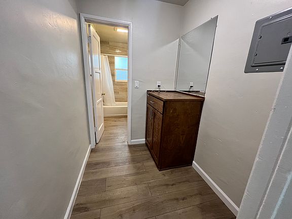 5th image of 923 Linden Ave APT 21