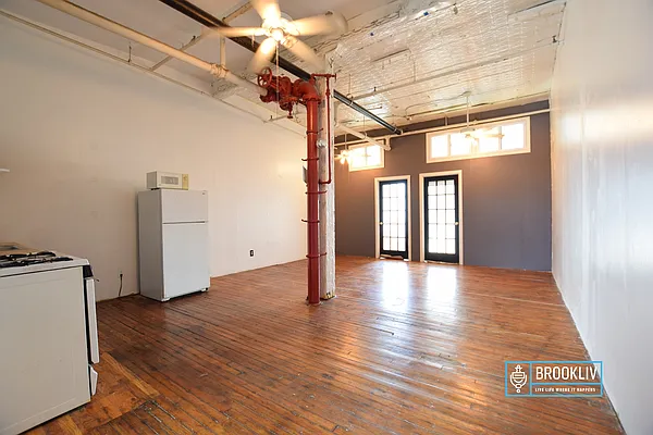 Rented by null | media 58