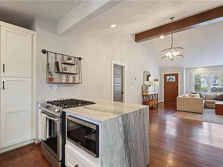 1681 Bristol Dr NE — Photo 30