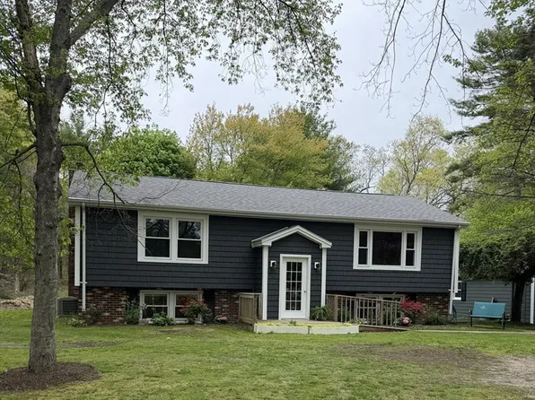 140 Cedar St, Rehoboth, MA 02769