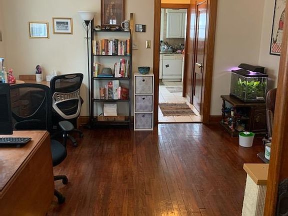 3rd image of 46 E Lakeview Ave