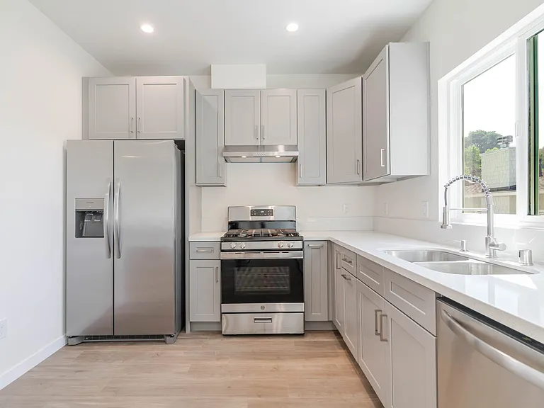 1961 Waltonia Dr #103 — Photo 8