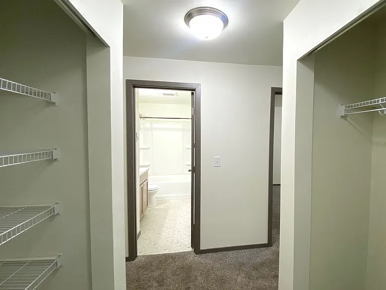 Clover Creek Apartments — Photo 1