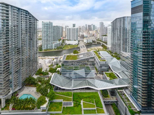 45 SW 9th St APT 4108, Miami, FL 33130