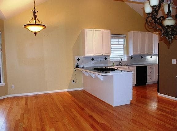 4th image of 11427 NE 116th Pl