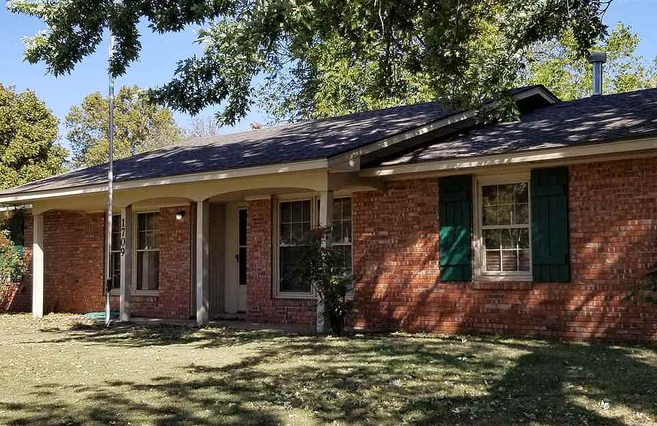 1709 Pecan Rd, Ponca City, OK 74604 Zillow