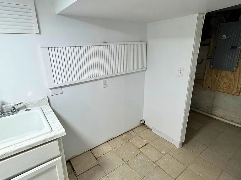 548 Radnor Ave — Photo 40