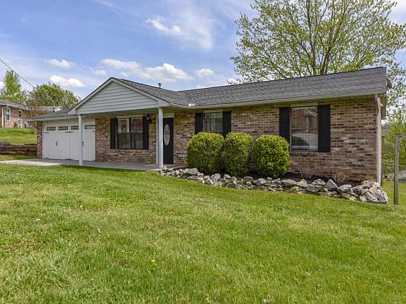 3rd image of 812 Jennifer Dr