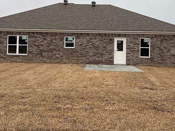 3rd image of 17 Hidden Oak Dr