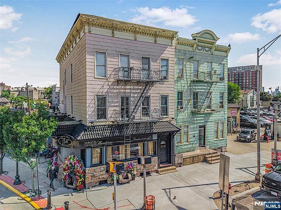 2nd image of 328 32nd Street