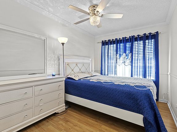 5th image of 218 Foxtail Drive #B