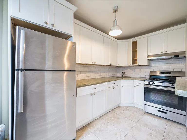 109 Luquer St #B1 — Photo 3
