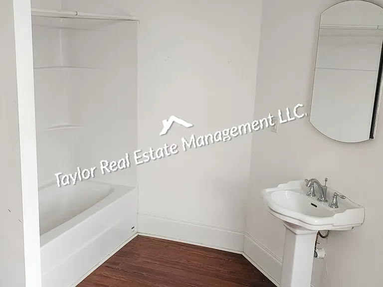 1100 N Montgomery Ave — Photo 16