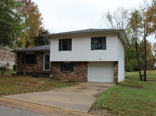 1948 Fernwood Rd, Poplar Bluff, MO 63901