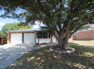 108 W Hogan Dr, Copperas Cove, TX 76522