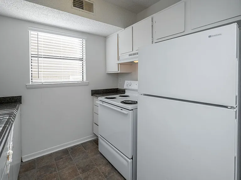 Dana Apartments — Photo 16