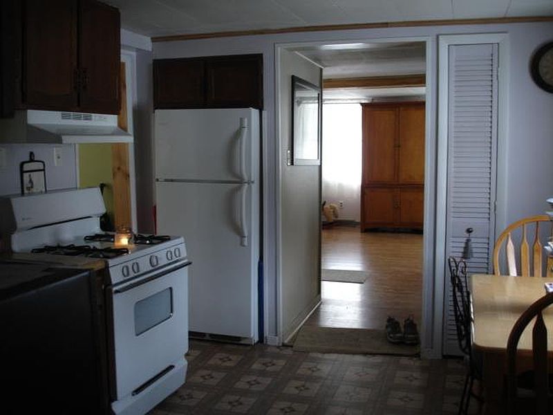 3rd image of 1108 ROCK CITY Road