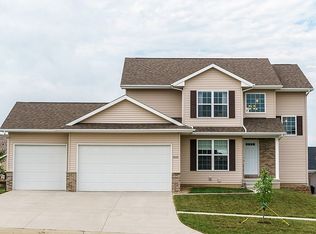 2115 Fieldcrest Ln, Ely, IA 52227