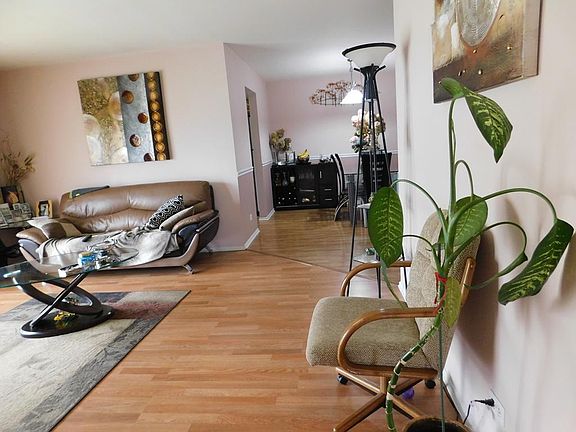 5th image of 1062 Driftwood Ct APT A1