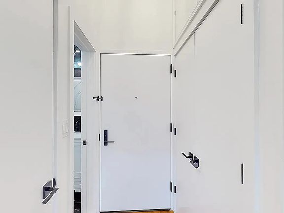 5th image of 659 10th Ave #3B