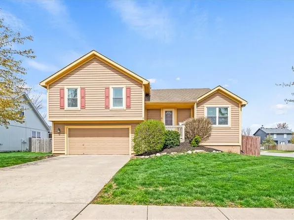 964 E Witch Hollow St, Gardner, KS 66030