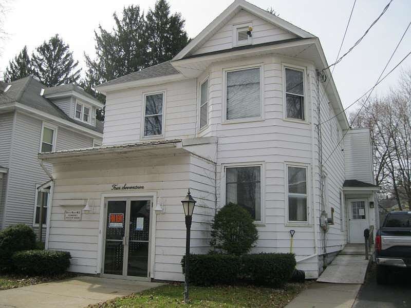2nd image of 417 Henry St
