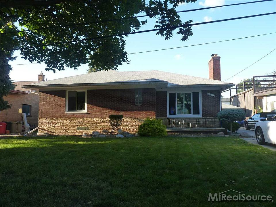 1st image of 22517 Revere St