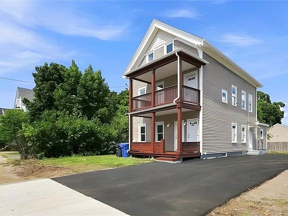 2nd image of 700 Prospect St