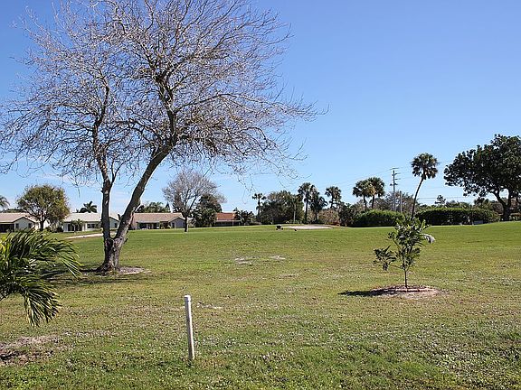 3rd image of 5205 SE Sea Island Way